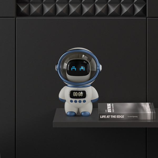 Portable Astronaut Design FM Radio Music Speaker
