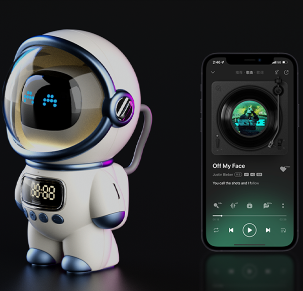 Portable Astronaut Design FM Radio Music Speaker